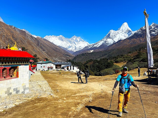 ヒマラヤトレッキングツアー参加のメリットと個人手配との違い